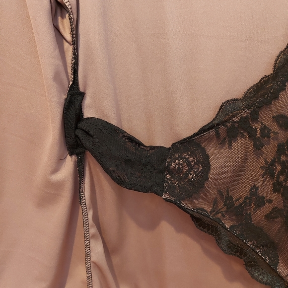 Kiyonna Juliet wrap top in blush/black lace Size 10/12 large - Picture 6 of 9